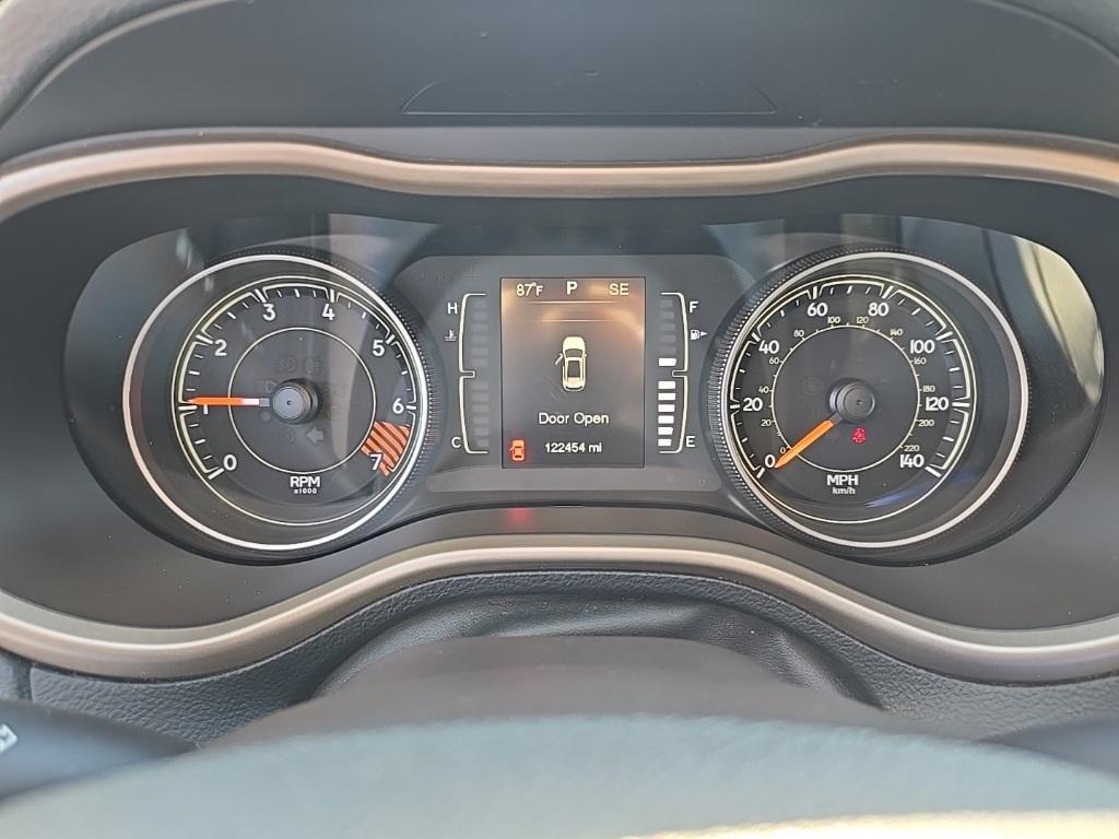 used 2015 Jeep Cherokee car, priced at $9,995