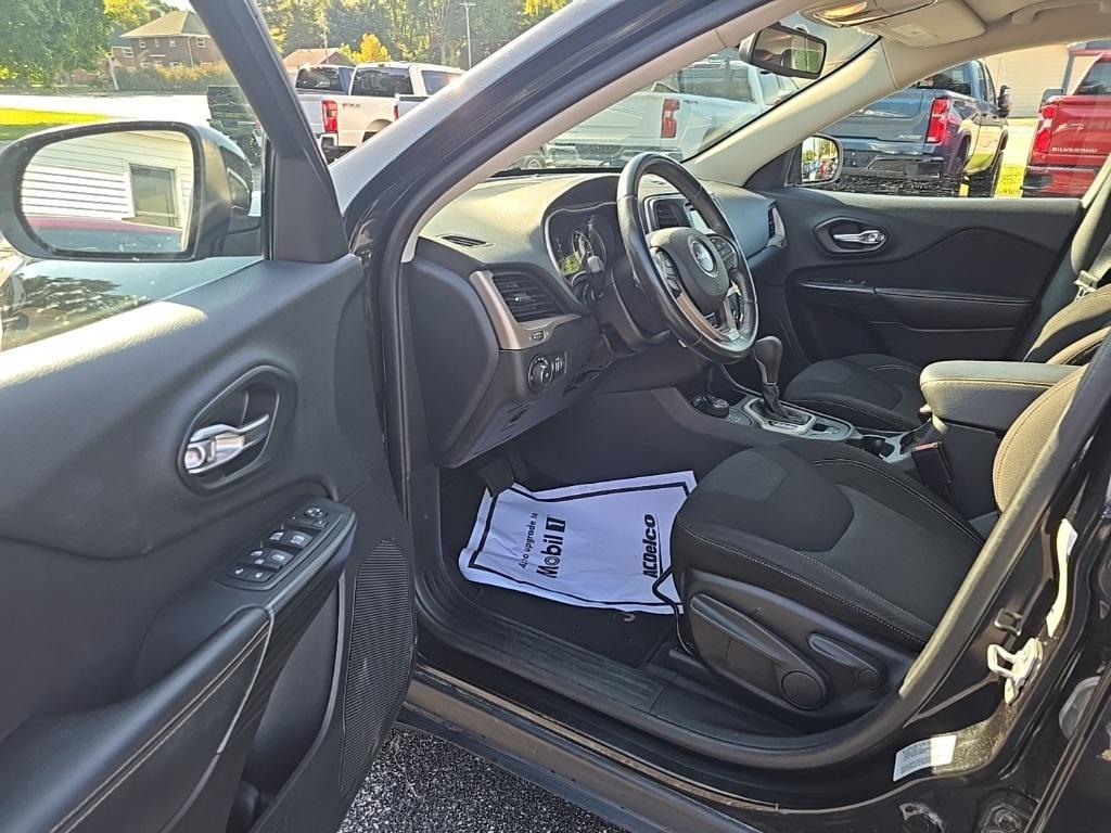 used 2015 Jeep Cherokee car, priced at $9,995