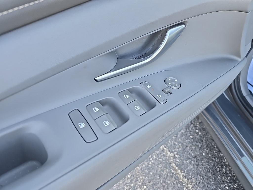 used 2025 Hyundai Elantra car, priced at $22,250