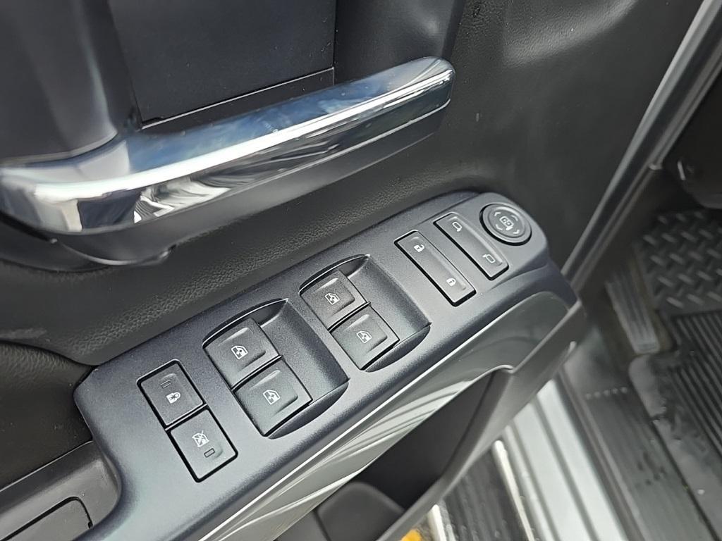 used 2014 Chevrolet Silverado 1500 car, priced at $18,995