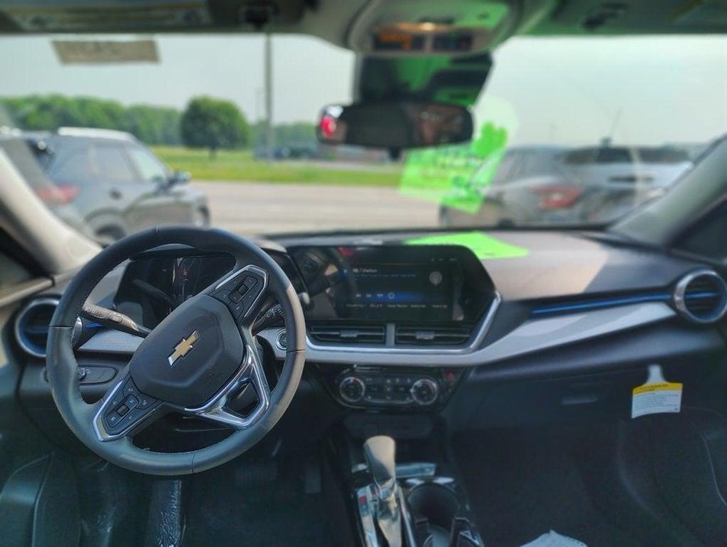 new 2025 Chevrolet Trax car, priced at $23,917