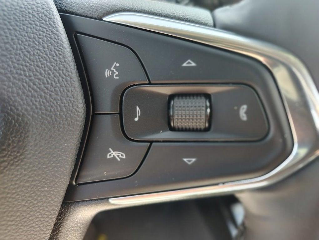 new 2025 Chevrolet Trax car, priced at $23,917
