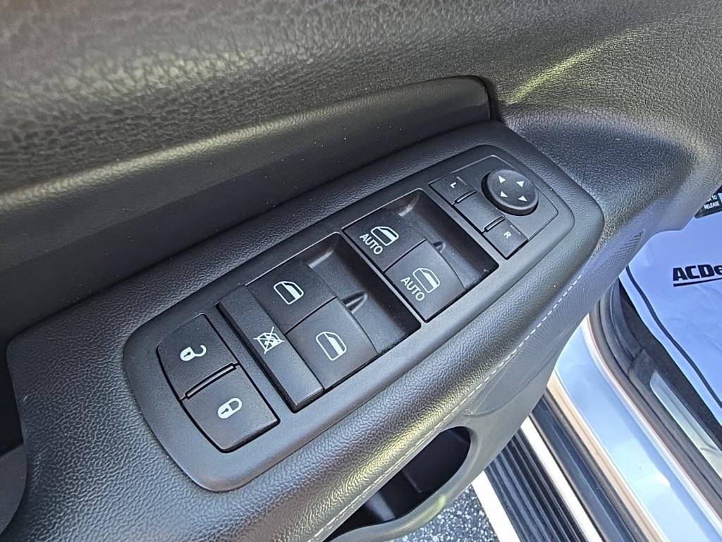 used 2014 Jeep Grand Cherokee car, priced at $8,000