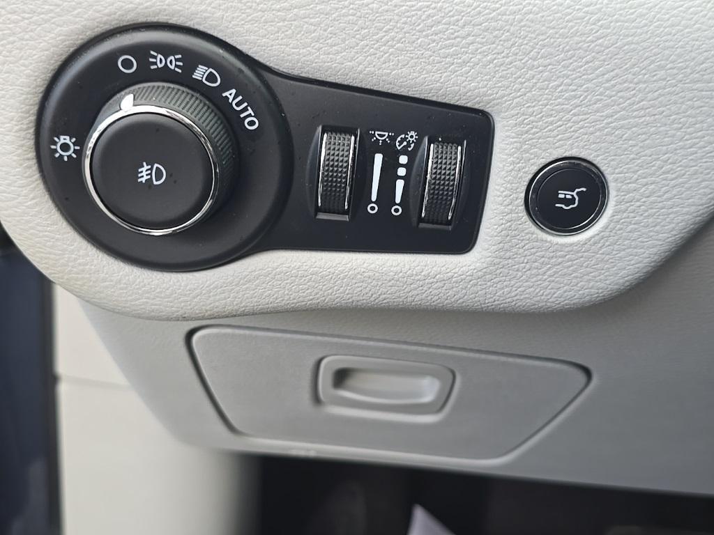 used 2021 Jeep Cherokee car, priced at $18,750