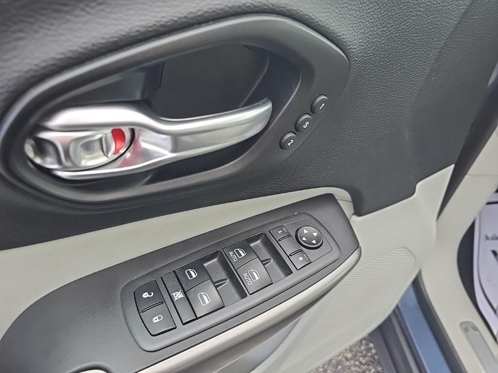 used 2021 Jeep Cherokee car, priced at $18,750