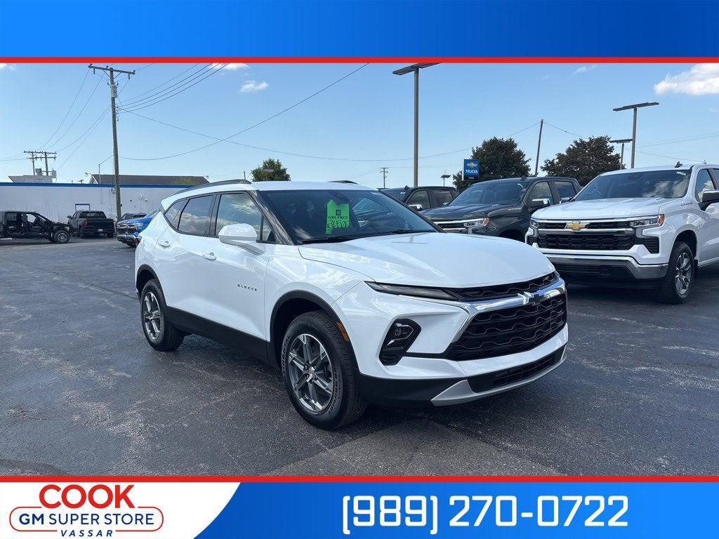 new 2025 Chevrolet Blazer car, priced at $35,527