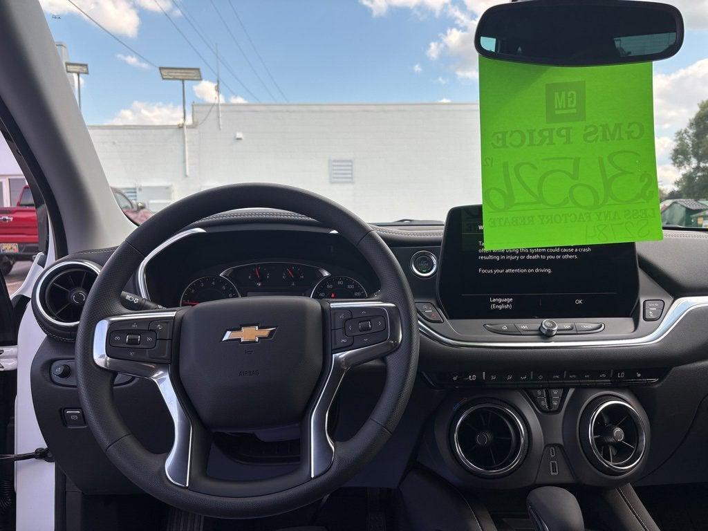 new 2025 Chevrolet Blazer car, priced at $35,527
