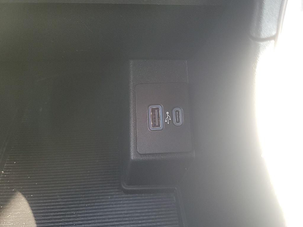 used 2024 Ford Edge car, priced at $26,250