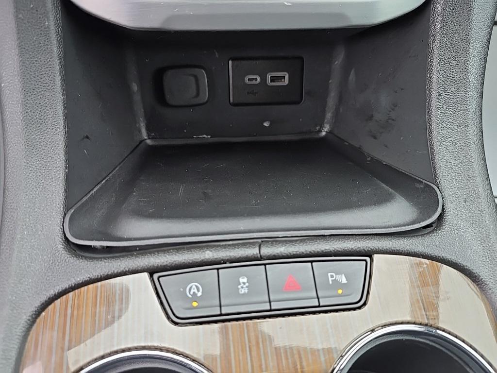 used 2023 GMC Acadia car, priced at $28,800