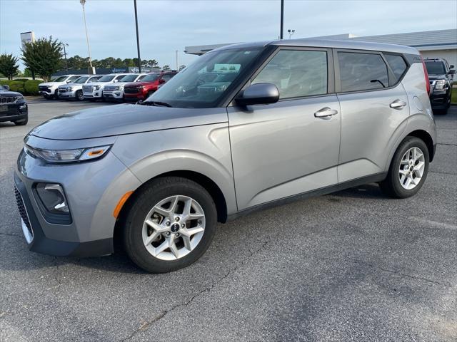 used 2022 Kia Soul car, priced at $16,956