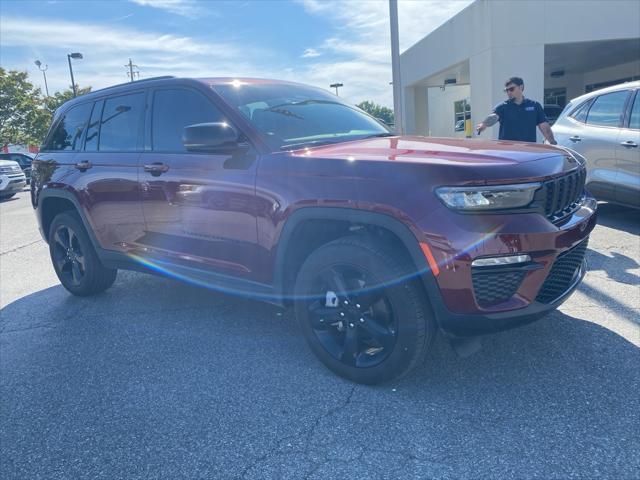 used 2025 Jeep Grand Cherokee car, priced at $43,961