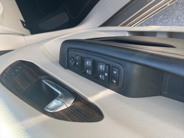 used 2023 Chrysler Pacifica car, priced at $30,744