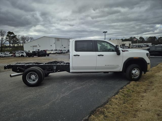 new 2025 GMC Sierra 3500 car, priced at $66,660