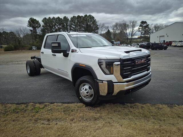 new 2025 GMC Sierra 3500 car, priced at $66,660