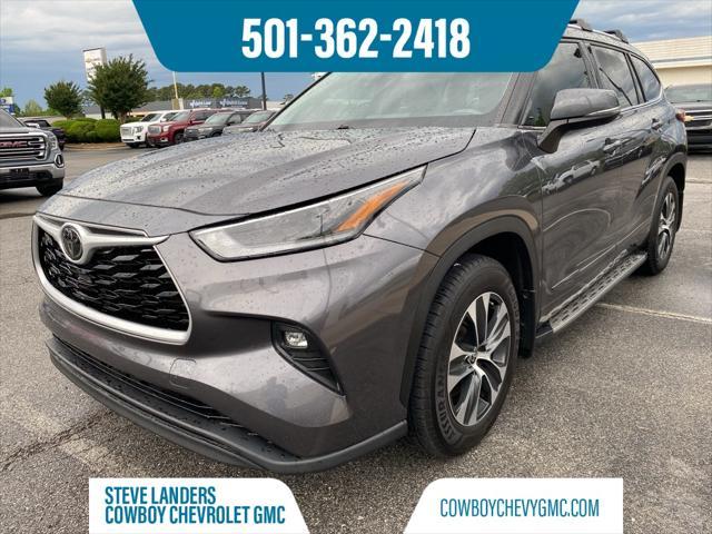 used 2021 Toyota Highlander car, priced at $29,576
