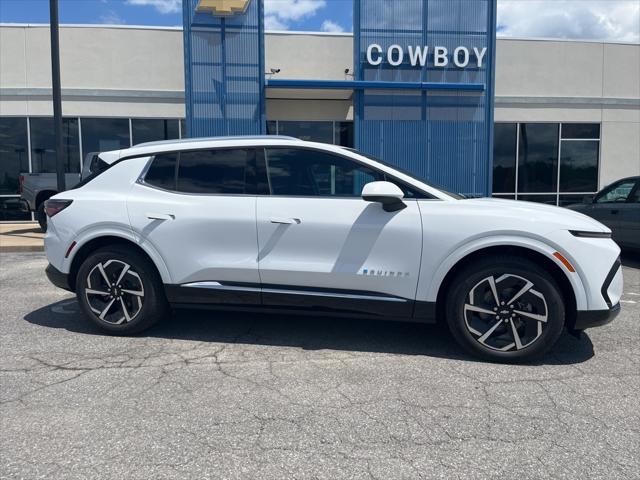 new 2025 Chevrolet Equinox EV car, priced at $43,940