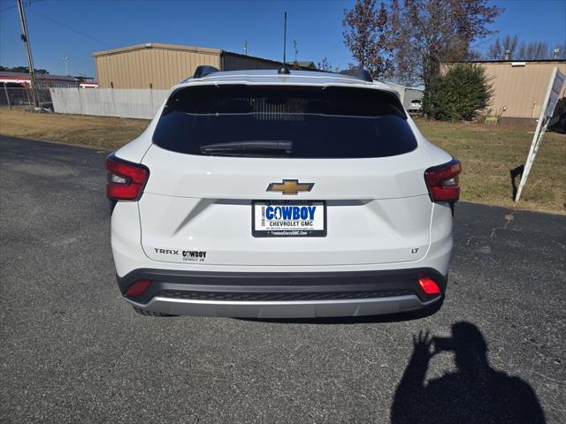 new 2025 Chevrolet Trax car, priced at $25,525