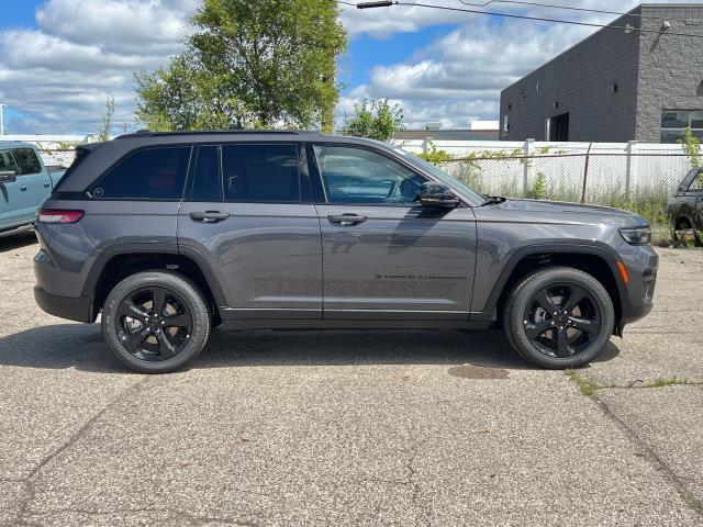 new 2024 Jeep Grand Cherokee car, priced at $45,894