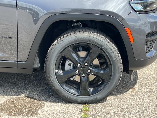 new 2024 Jeep Grand Cherokee car, priced at $45,894