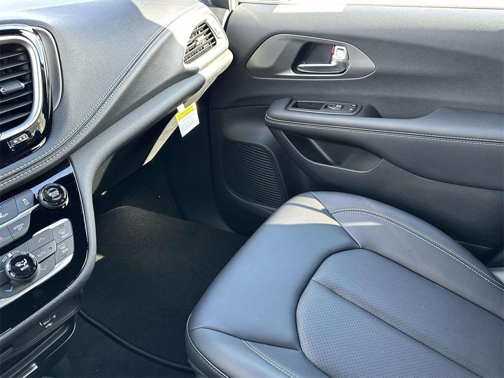 new 2026 Chrysler Pacifica car, priced at $43,590