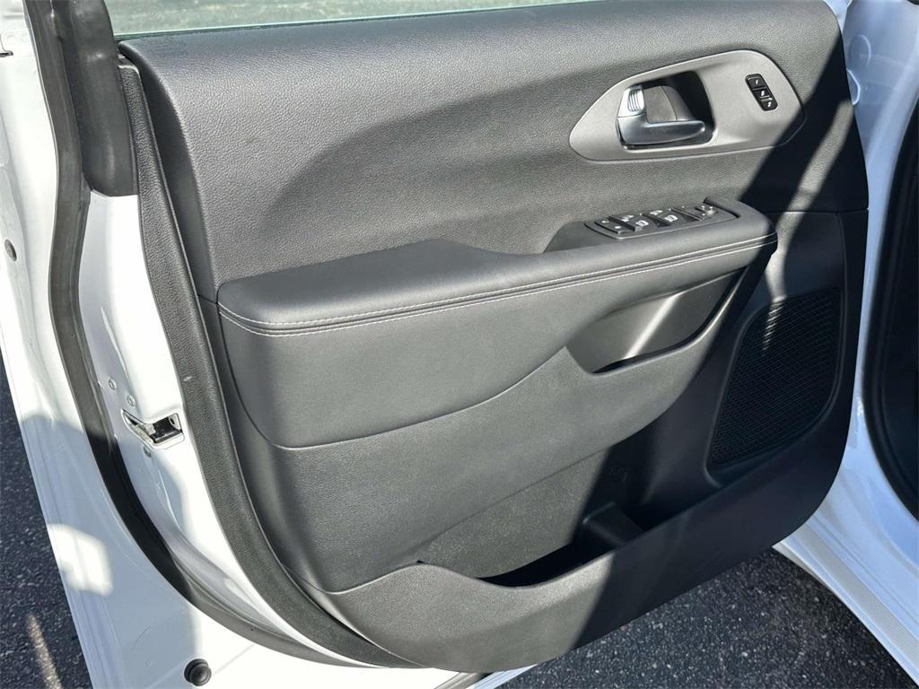 new 2026 Chrysler Pacifica car, priced at $43,590