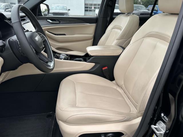 used 2023 Jeep Grand Cherokee car, priced at $36,995