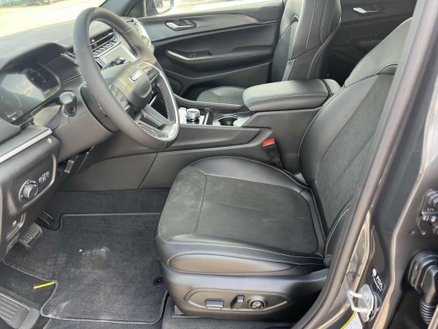 new 2025 Jeep Grand Cherokee car, priced at $45,583