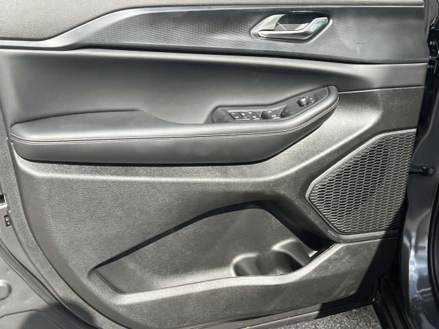 new 2025 Jeep Grand Cherokee car, priced at $45,583