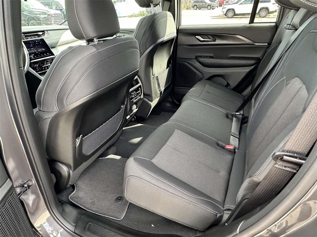 new 2025 Jeep Grand Cherokee car, priced at $43,406
