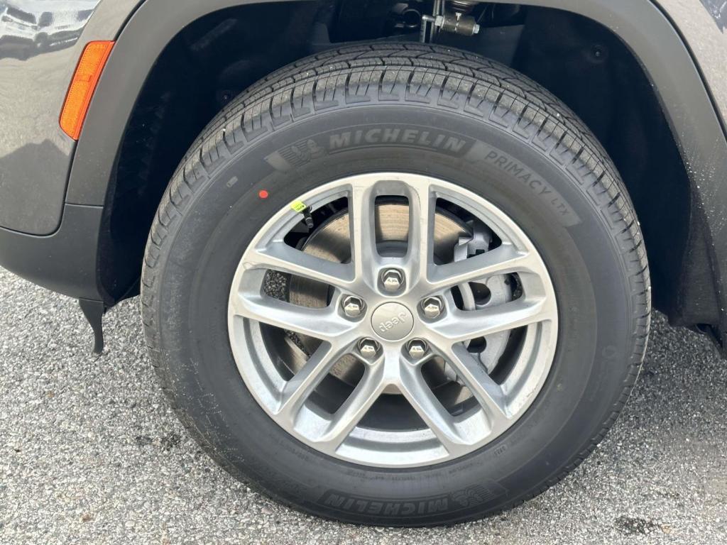 new 2025 Jeep Grand Cherokee car, priced at $43,406
