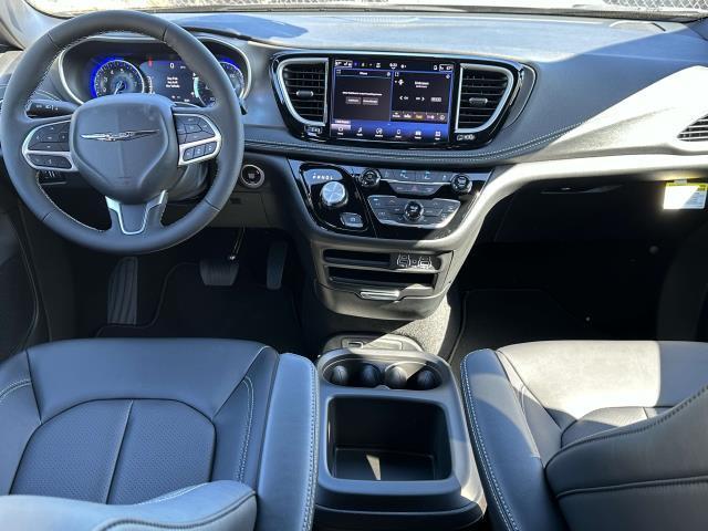 new 2025 Chrysler Pacifica car, priced at $43,722