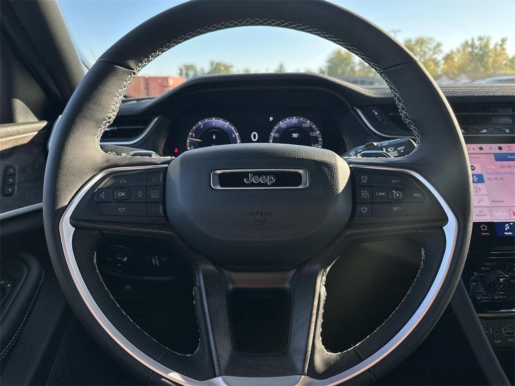 new 2025 Jeep Grand Cherokee car, priced at $46,331