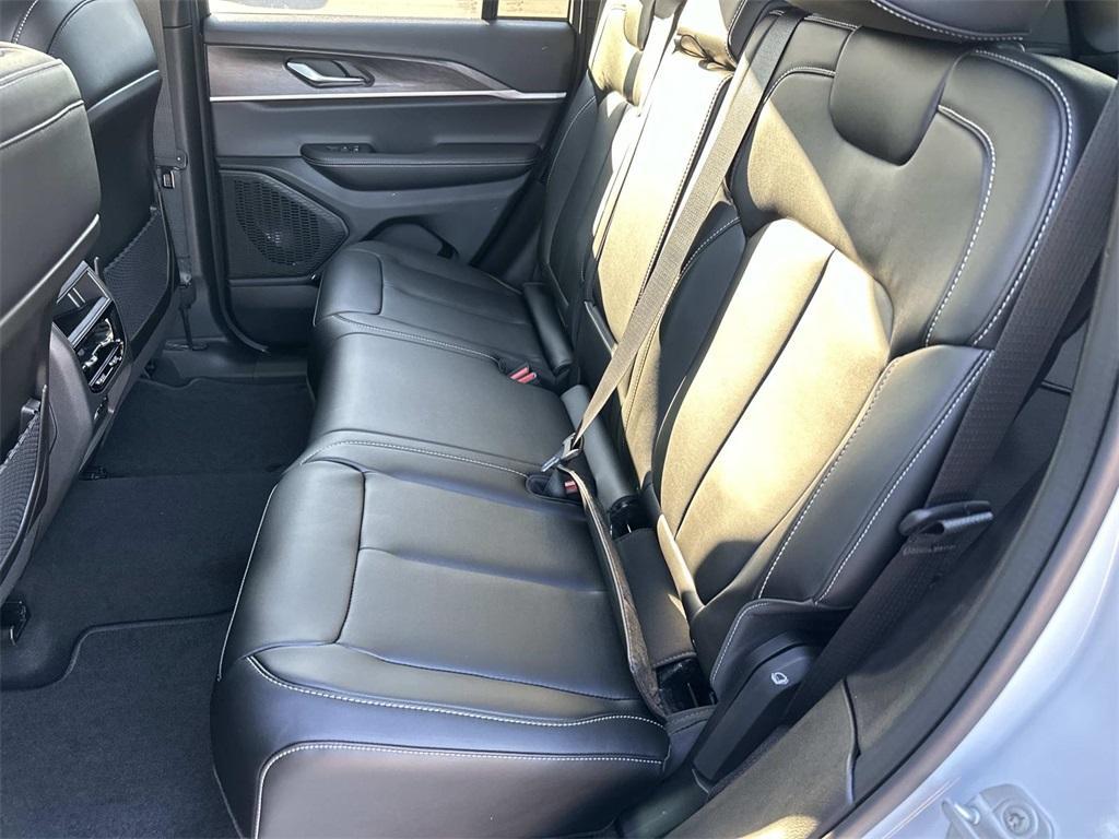 new 2025 Jeep Grand Cherokee car, priced at $46,331