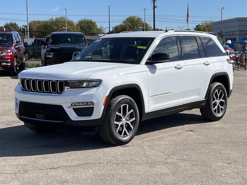 new 2025 Jeep Grand Cherokee car, priced at $46,331