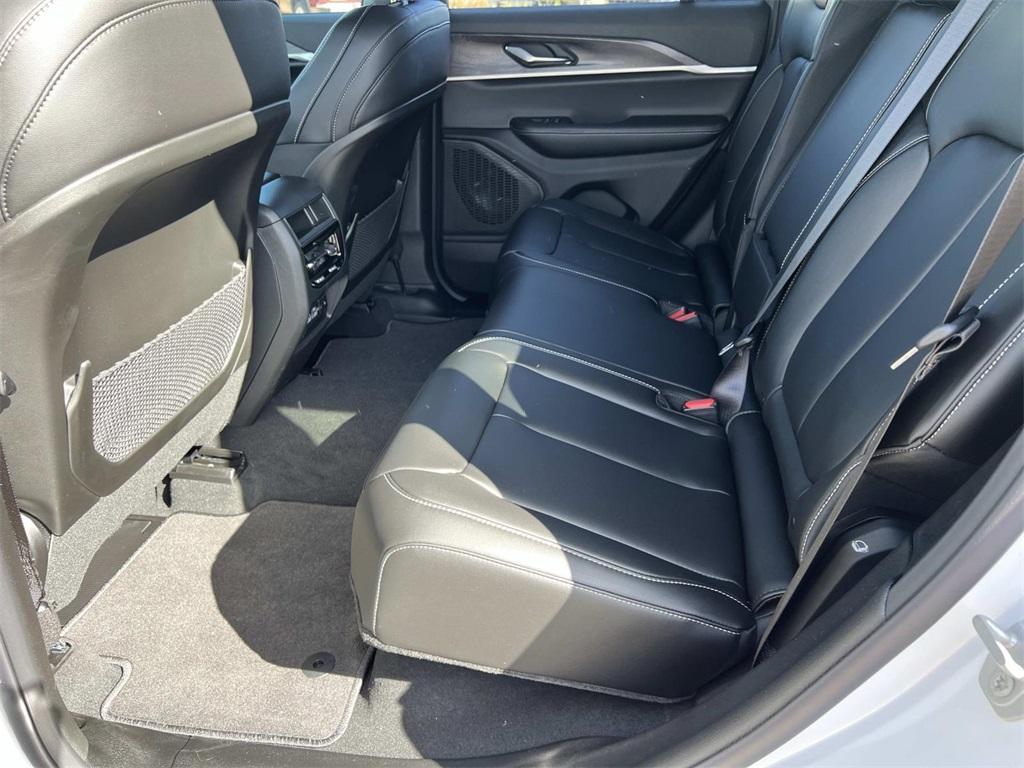 new 2025 Jeep Grand Cherokee car, priced at $46,331