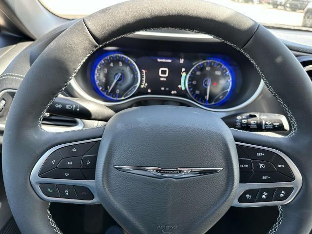 new 2025 Chrysler Pacifica car, priced at $44,021