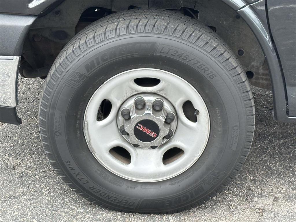 used 2004 GMC Savana 3500 car, priced at $7,995