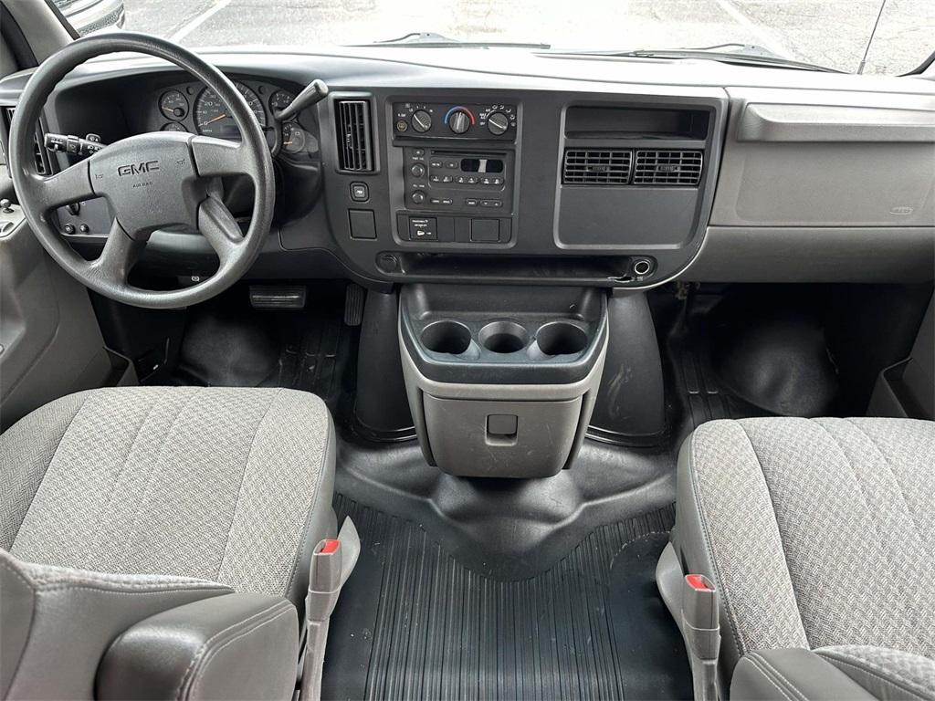 used 2004 GMC Savana 3500 car, priced at $7,995