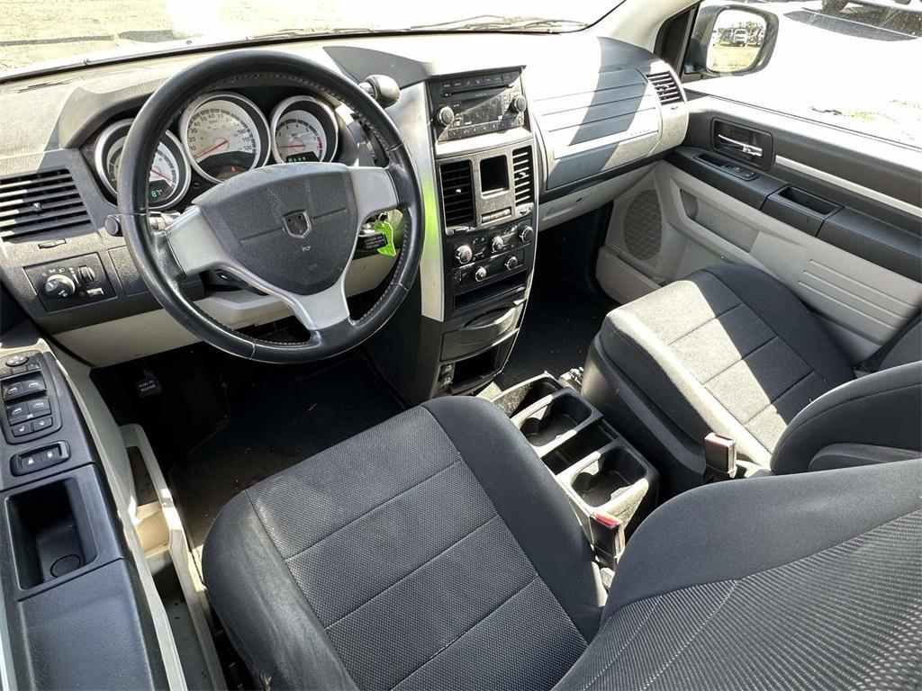 used 2009 Dodge Grand Caravan car, priced at $1,995