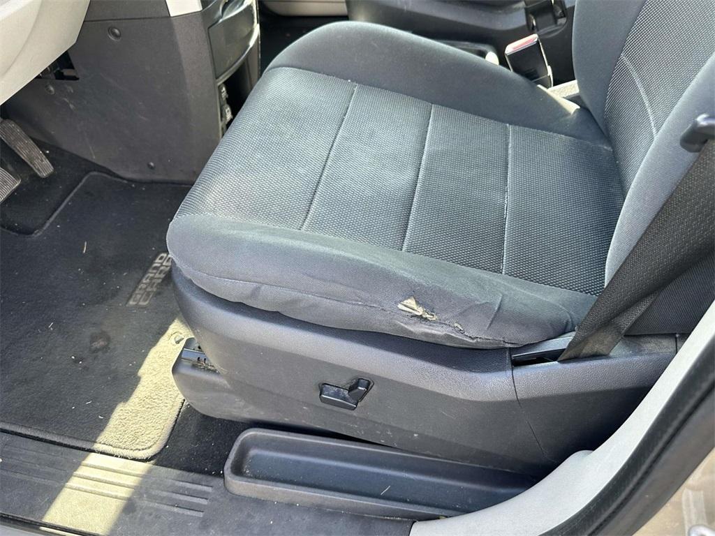 used 2009 Dodge Grand Caravan car, priced at $1,995