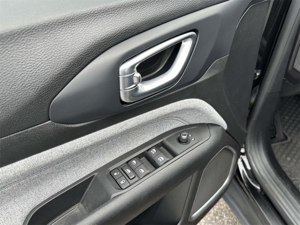 used 2022 Jeep Compass car, priced at $20,995