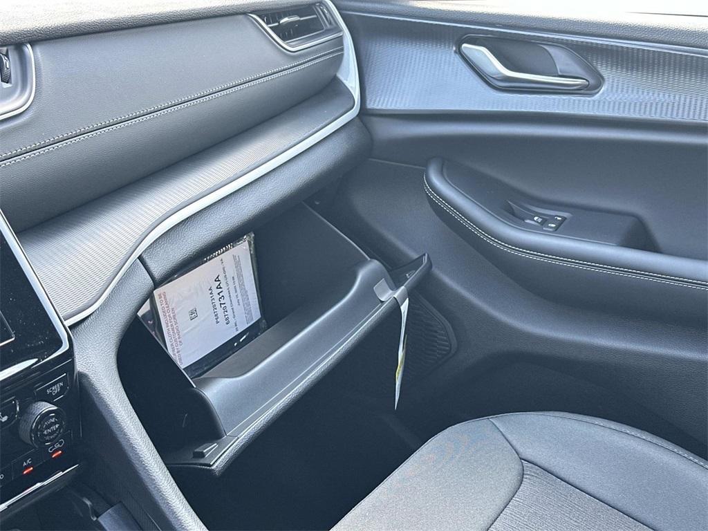new 2025 Jeep Grand Cherokee L car, priced at $45,140