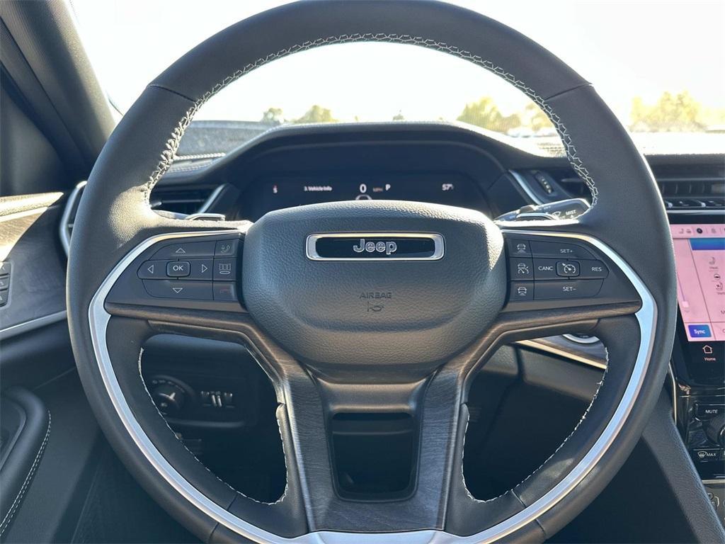 new 2025 Jeep Grand Cherokee L car, priced at $57,072