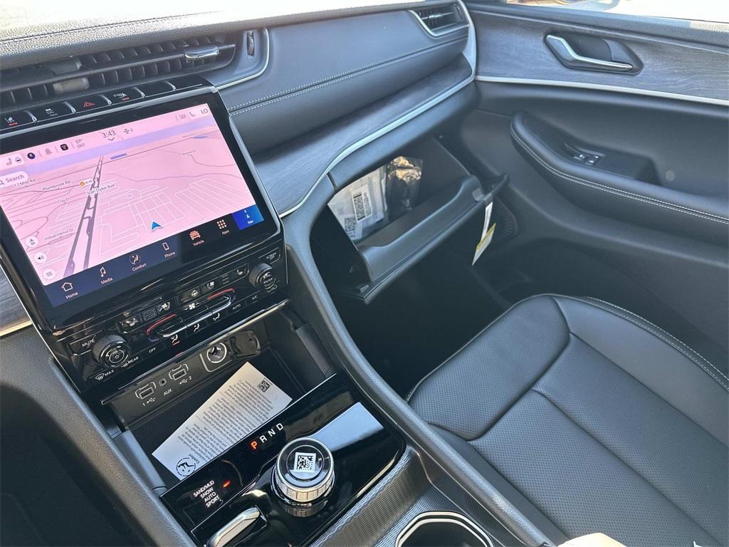 new 2025 Jeep Grand Cherokee L car, priced at $57,072