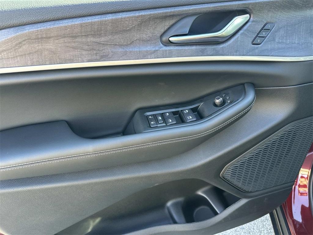 new 2025 Jeep Grand Cherokee L car, priced at $57,072