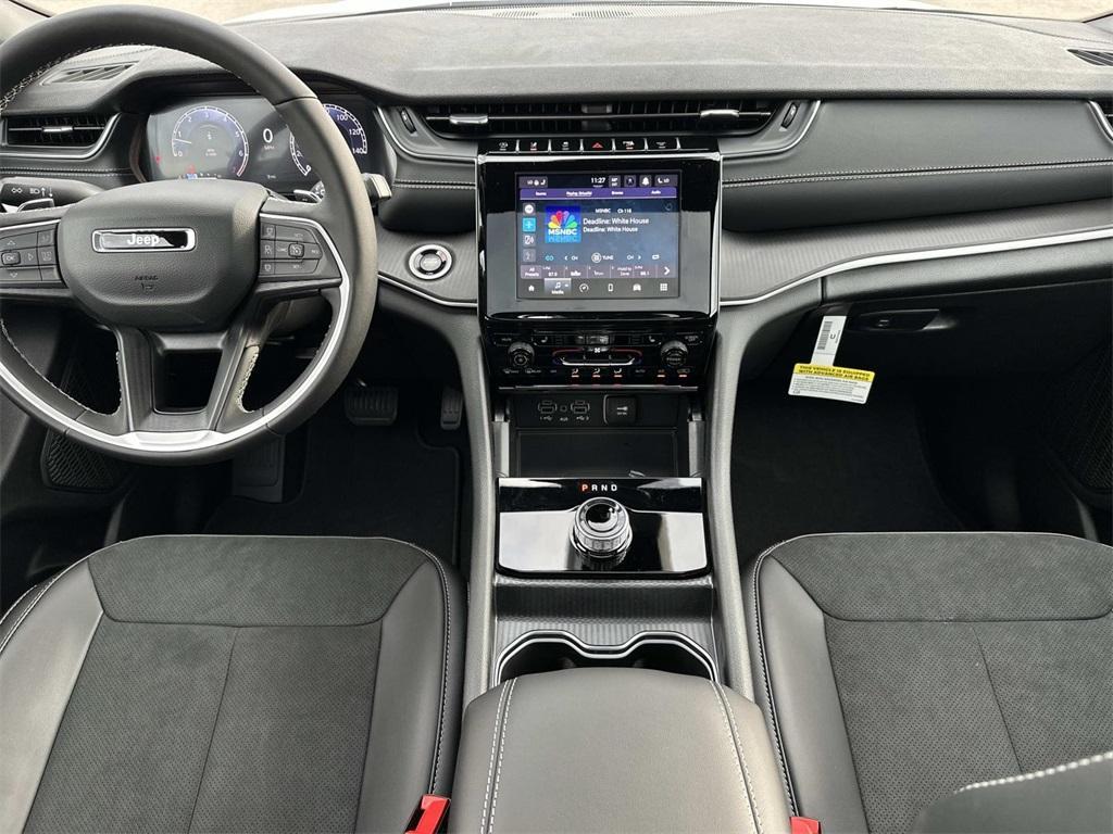 new 2025 Jeep Grand Cherokee car, priced at $45,172