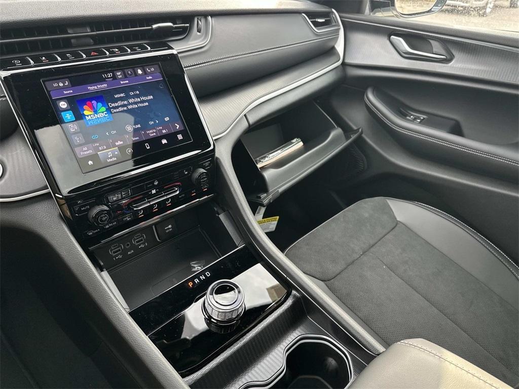 new 2025 Jeep Grand Cherokee car, priced at $45,172