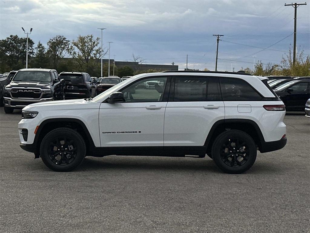 new 2025 Jeep Grand Cherokee car, priced at $45,172