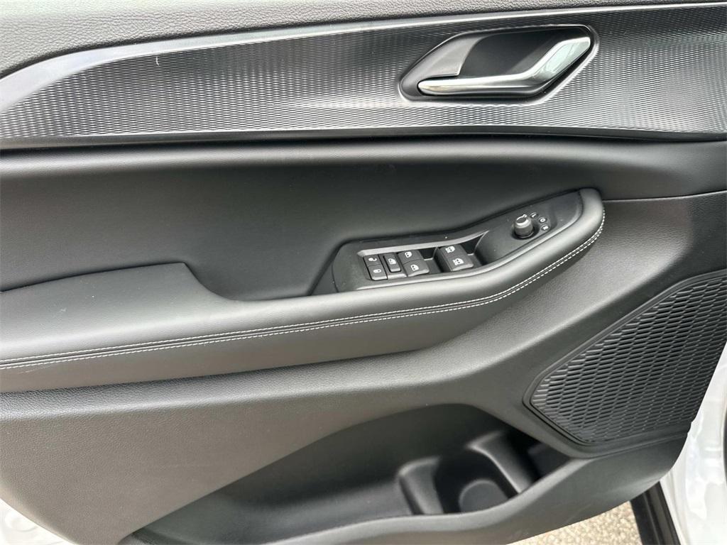 new 2025 Jeep Grand Cherokee car, priced at $45,172