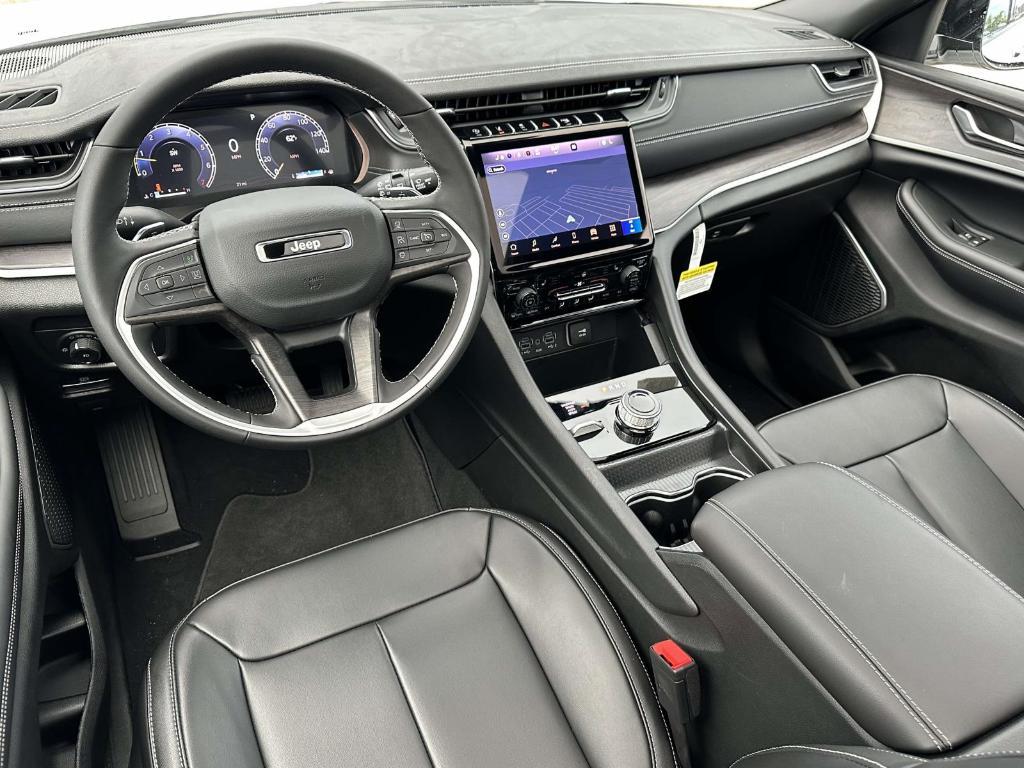 new 2025 Jeep Grand Cherokee car, priced at $52,645
